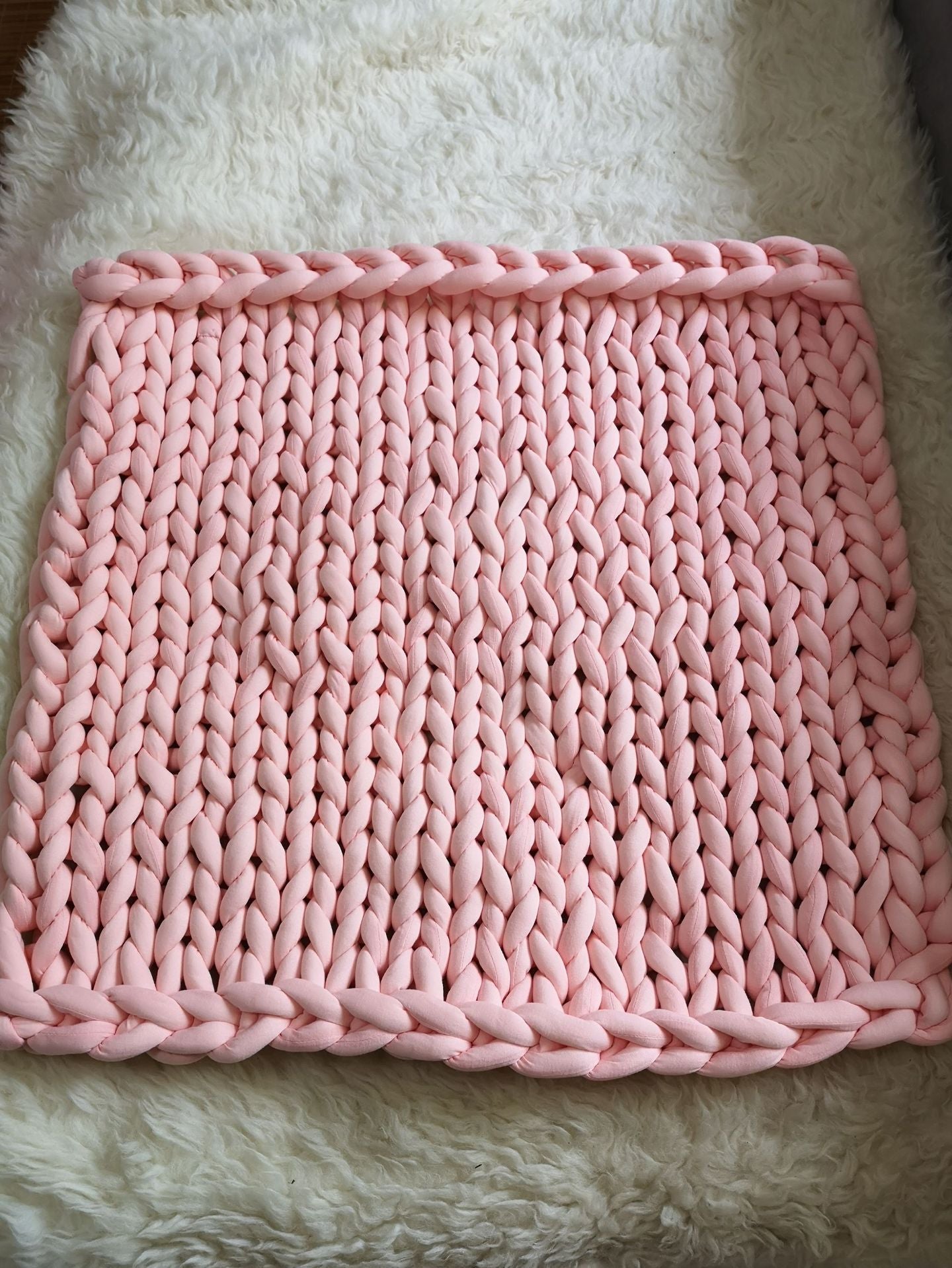 Hand-Woven Weighted Gravity Blanket – Chenille Chunky Knit for Stress Relief