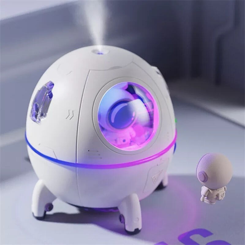 Portable Astronaut USB Humidifier – 220ML Cool Mist Diffuser with LED Light